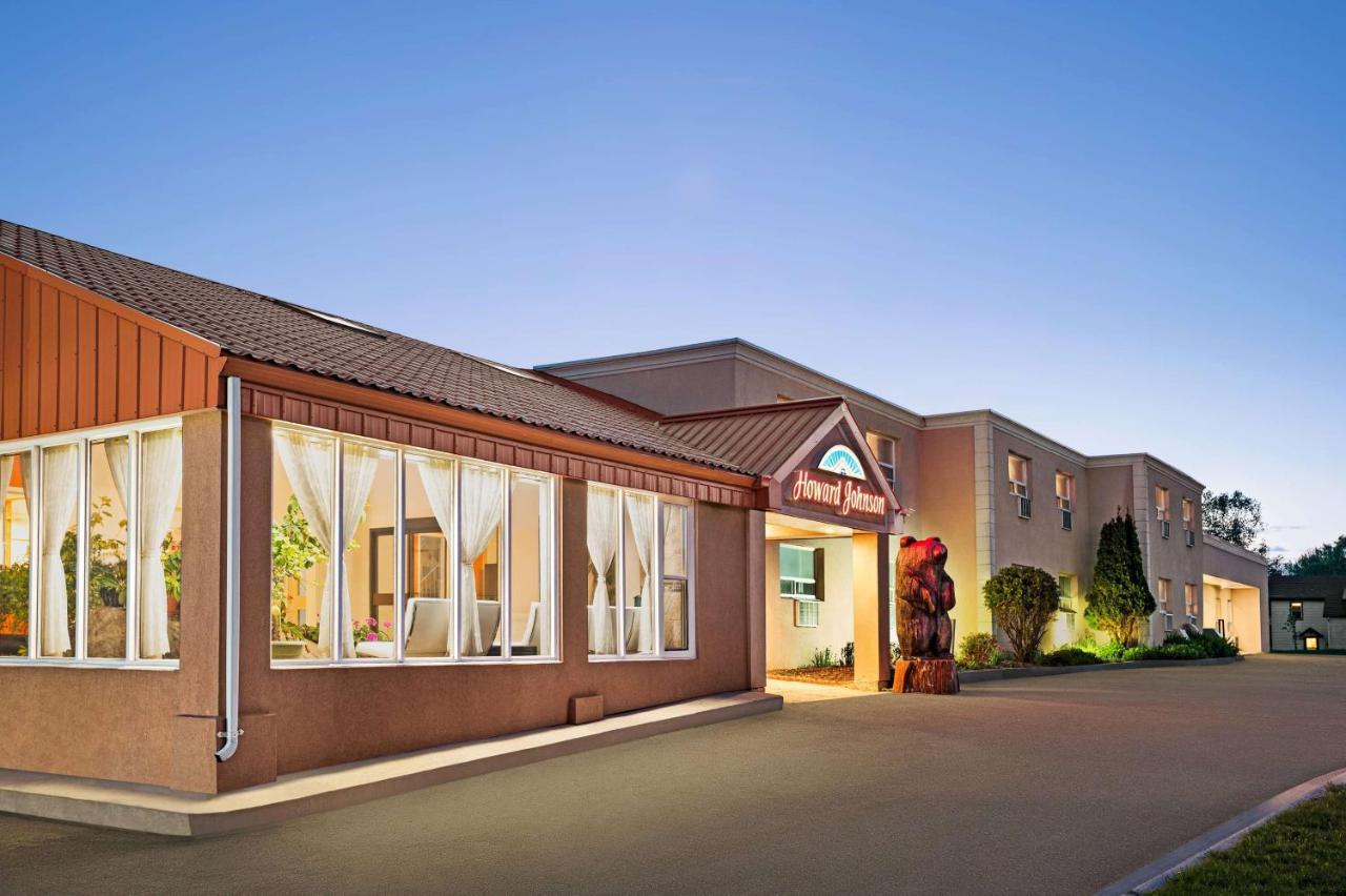 Howard Johnson By Wyndham Gravenhurst Exterior foto